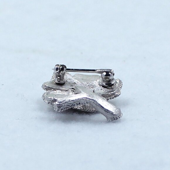 Trifari Silver Tone Blooming Flower Brooch - Dots Edge The Petals For Accent - Picture 4 of 9